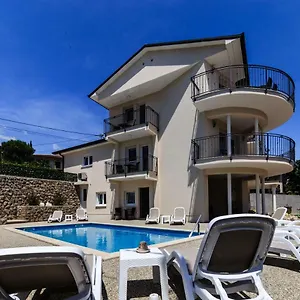 villa-two-angels-with-swimming-pool-ika-opatija.primorje-gorskikotar.com/